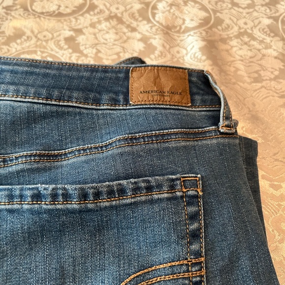Like new American Eagle Favorite Boyfriend jeans size 16 long. Super stretch. - Picture 2 of 11